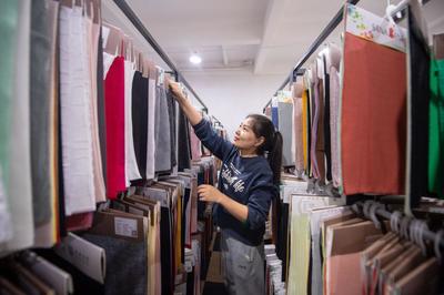 服装业向“新”而行 从元宇宙旗舰店到工厂合伙人，解码纺织品研发新范式